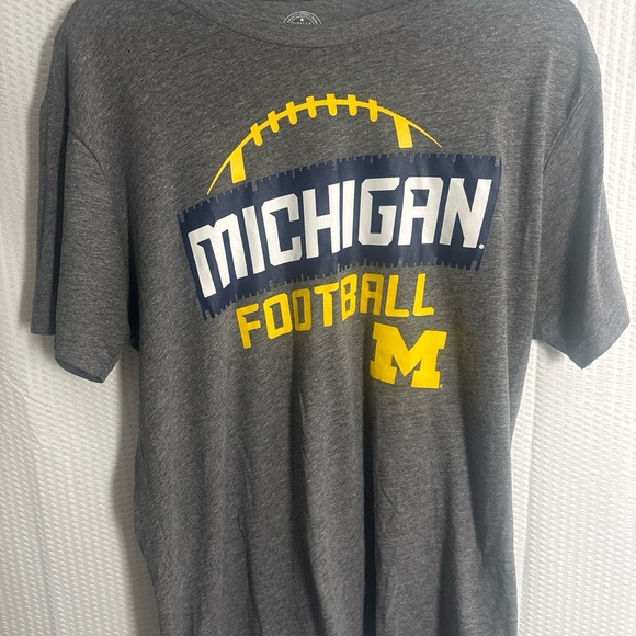 Rivalry Threads Gray T-Shirt - Picture 1 of 3
